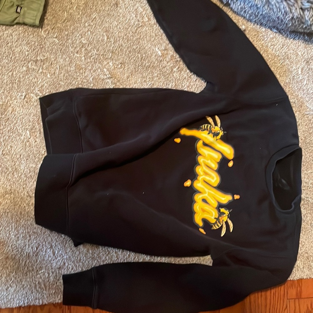 Inaka power sweater